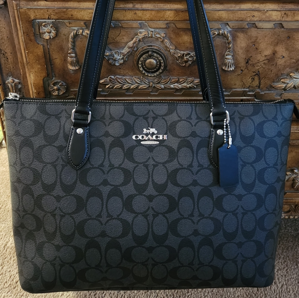 Coach signature tote